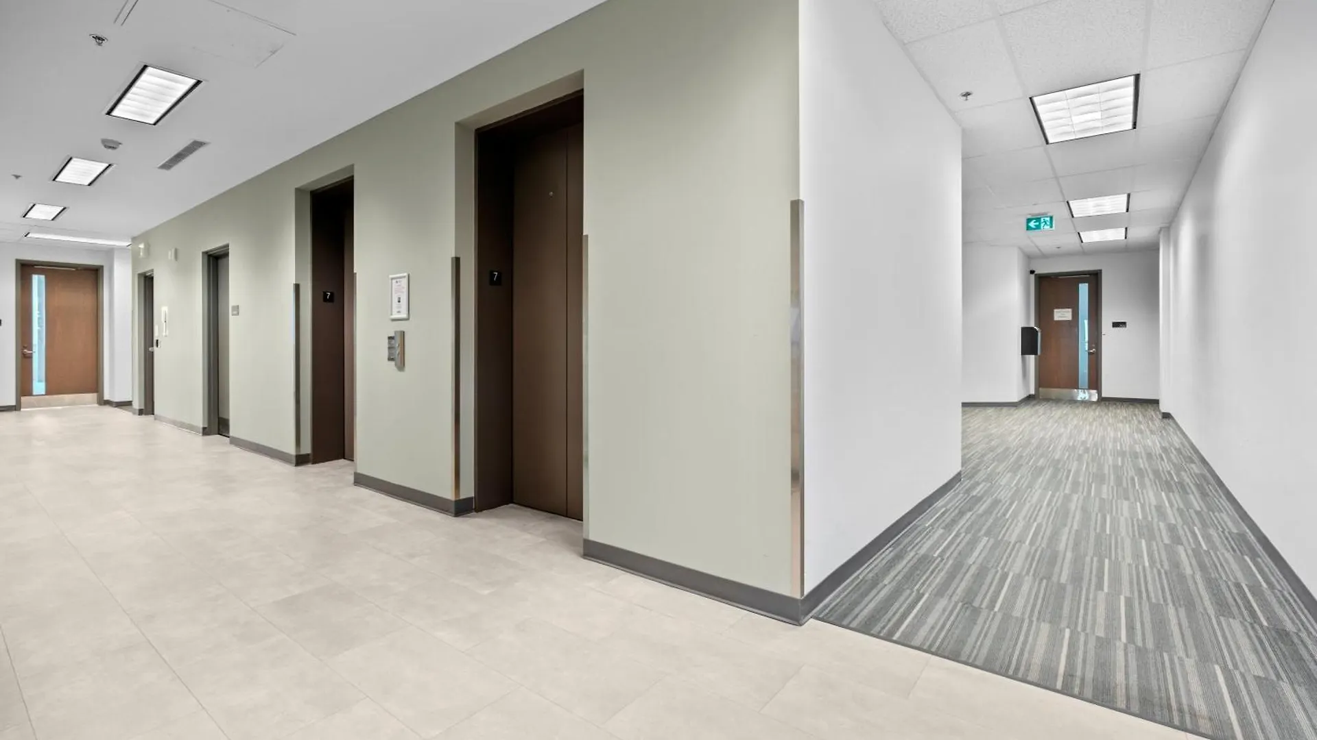 Bright Suites Finch West Steps To Metro By Hotel Duke トロント