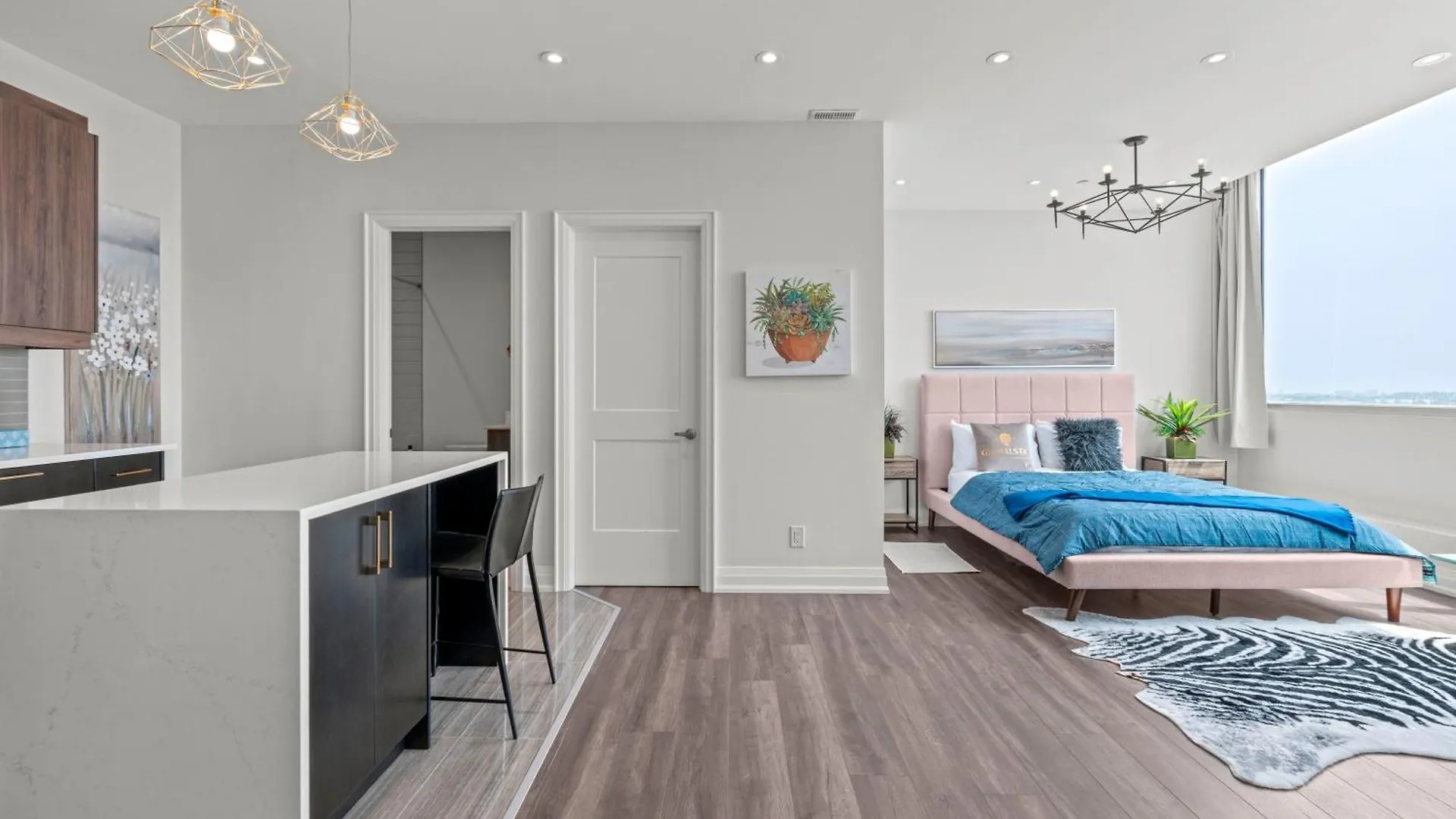 Bright Suites Finch West Steps To Metro By Hotel Duke トロント 4*,