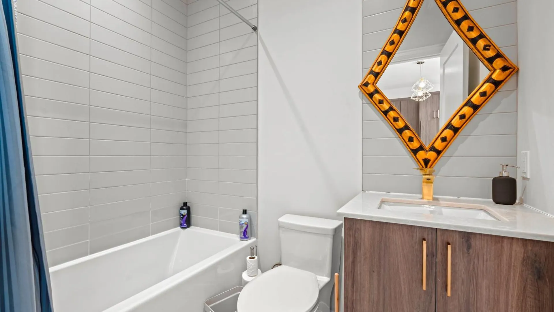 Bright Suites Finch West Steps To Metro By Hotel Duke トロント