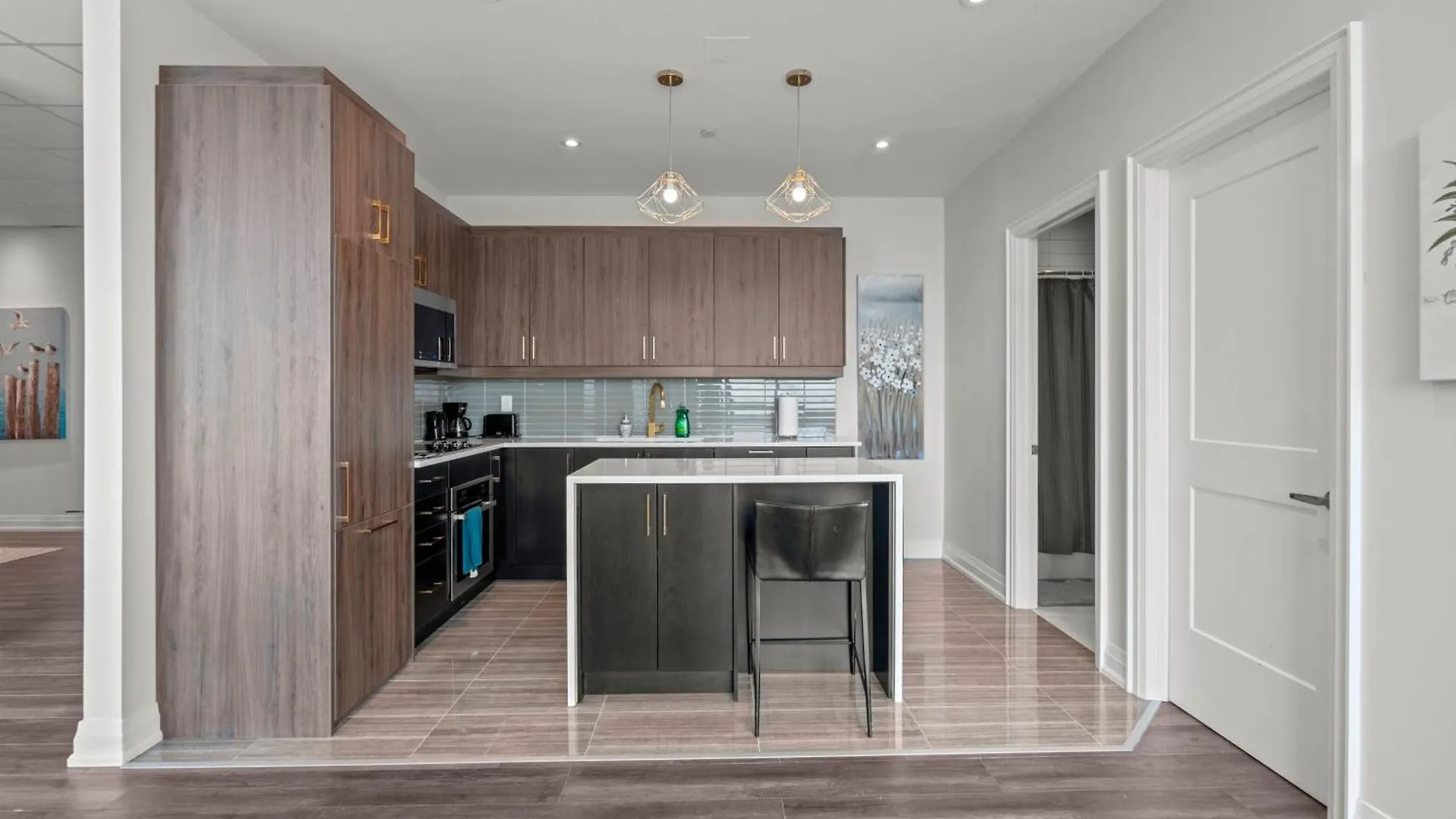 ****  Bright Suites Finch West Steps To Metro By Hotel Duke トロント カナダ