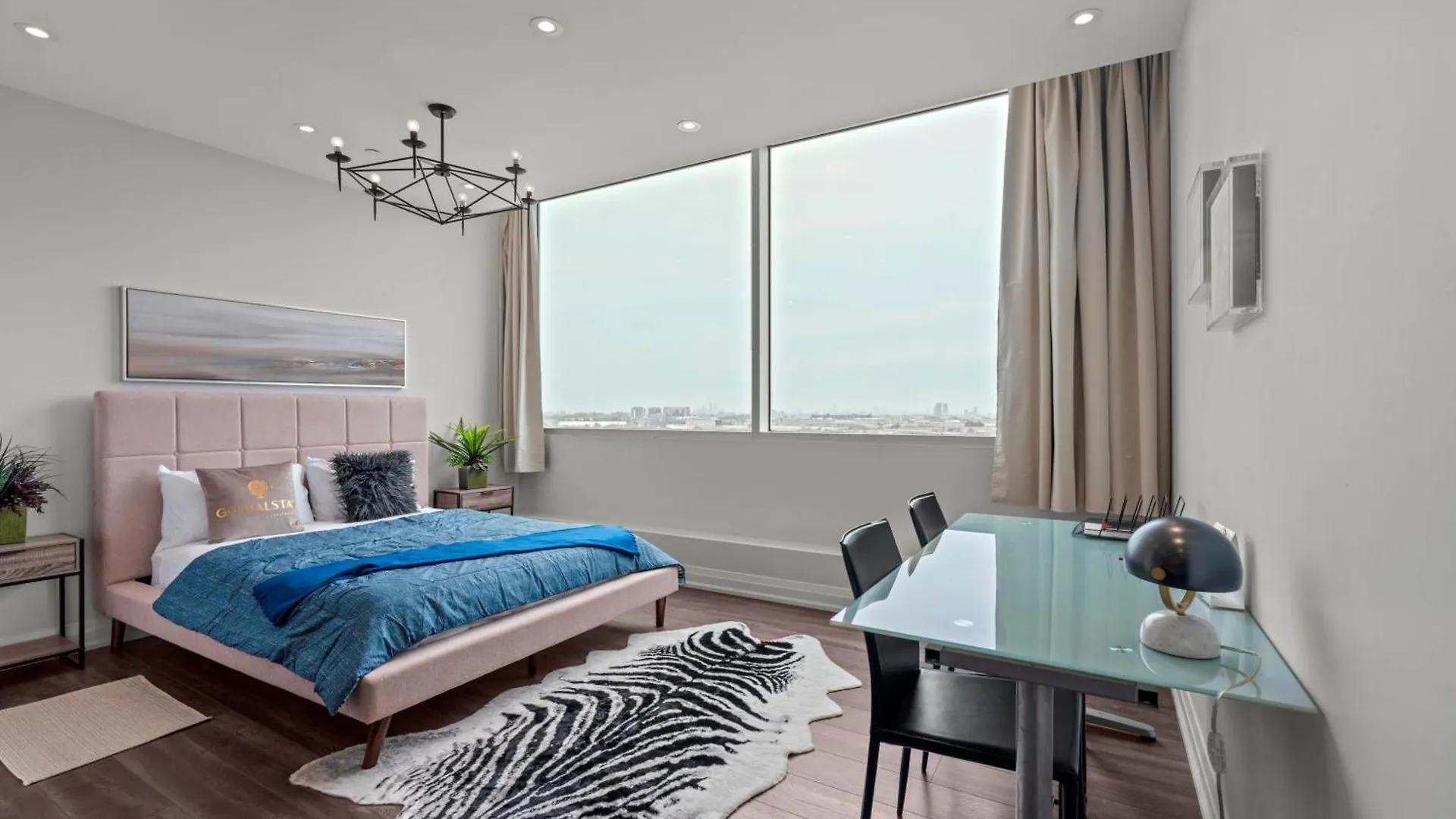 Bright Suites Finch West Steps To Metro By Hotel Duke トロント 4*,  カナダ