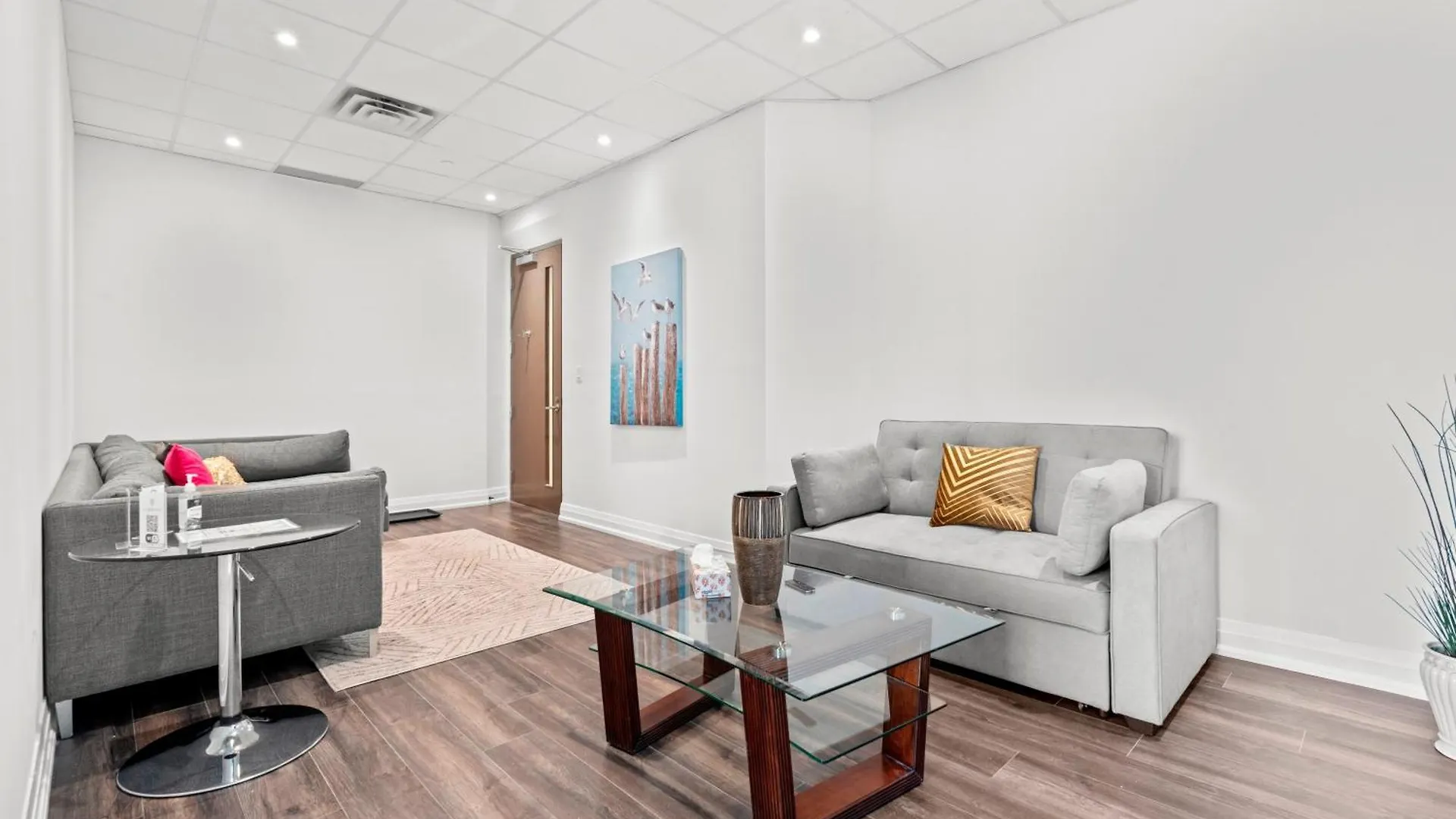 ****  Bright Suites Finch West Steps To Metro By Hotel Duke トロント カナダ