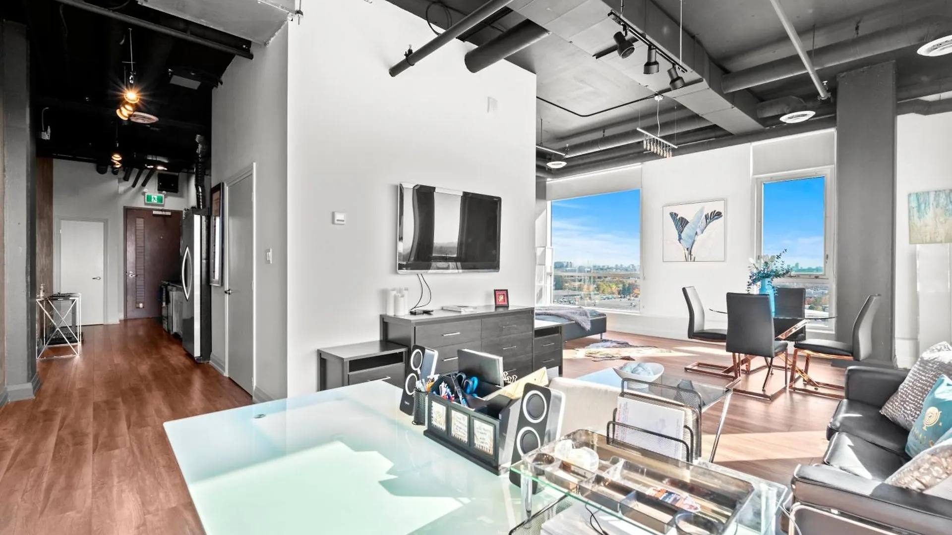 Bright Suites Finch West Steps To Metro By Hotel Duke Toronto