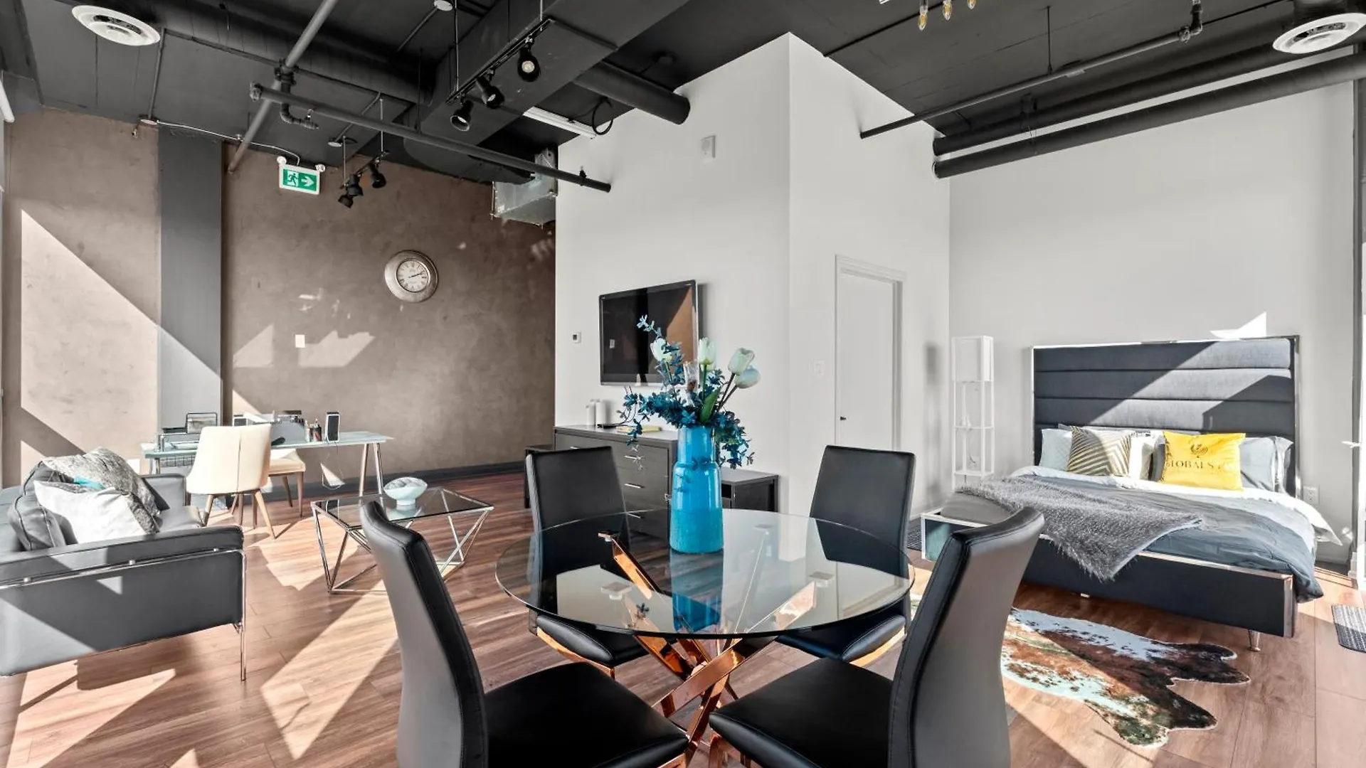 Bright Suites Finch West Steps To Metro By Hotel Duke Toronto