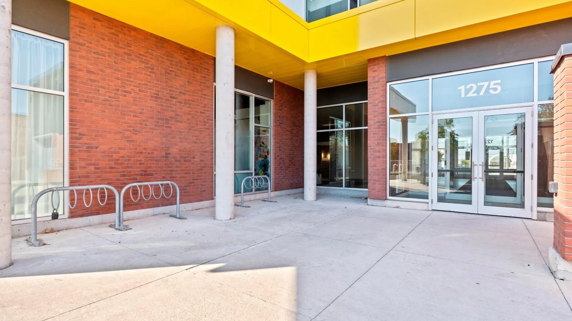 Bright Suites Finch West Steps To Metro By Hotel Duke Toronto Canada