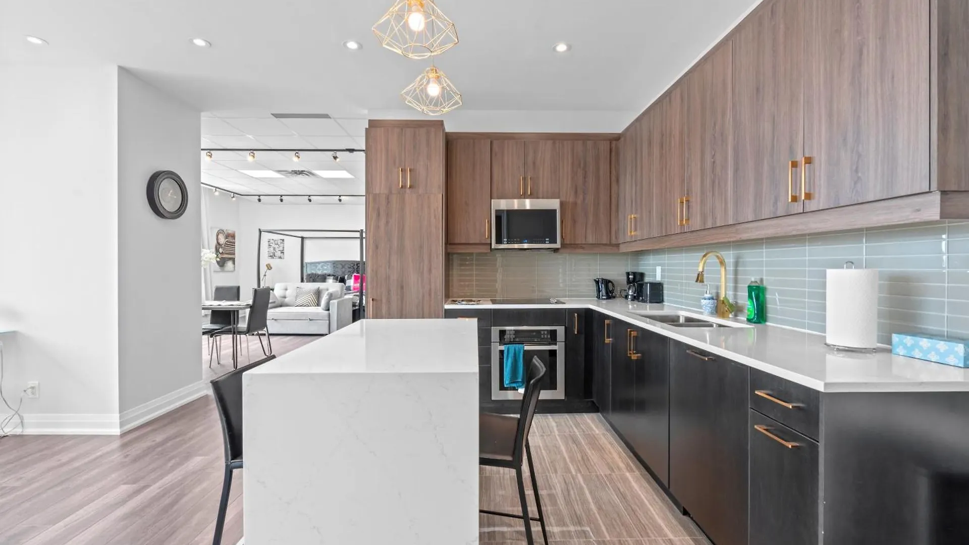 Bright Suites Finch West Steps To Metro By Hotel Duke Toronto 4*,  Canada