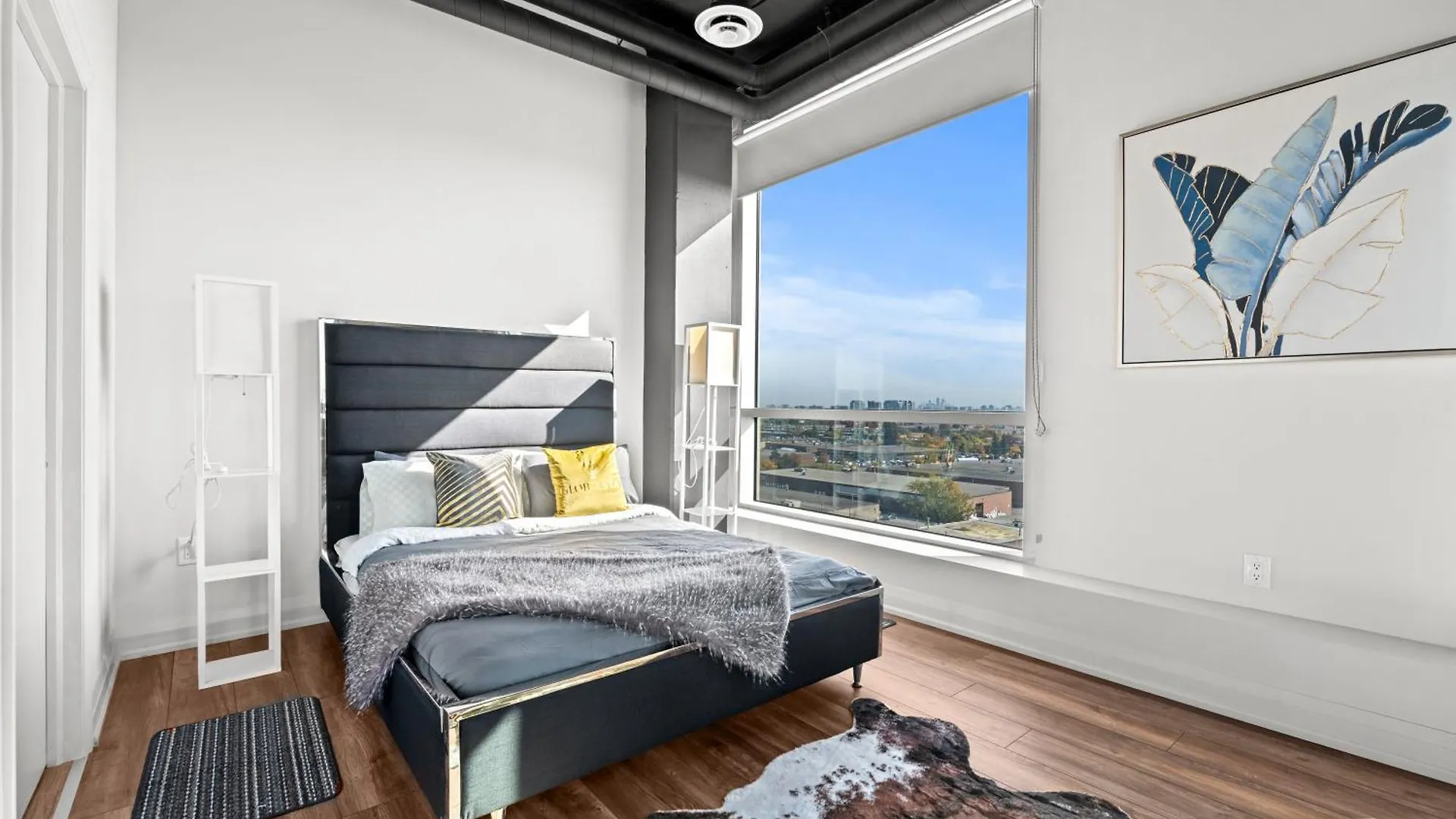 Bright Suites Finch West Steps To Metro By Hotel Duke Toronto 4*,