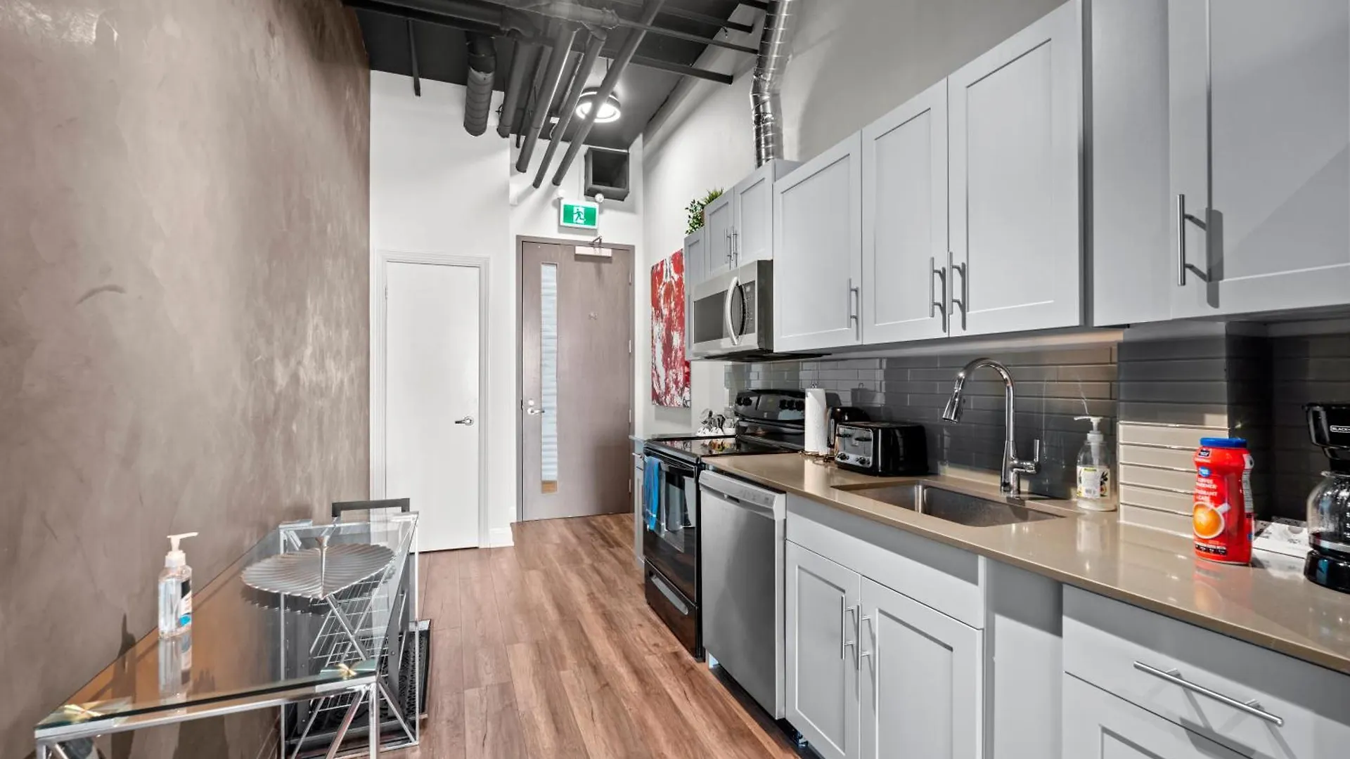 Bright Suites Finch West Steps To Metro By Hotel Duke Toronto