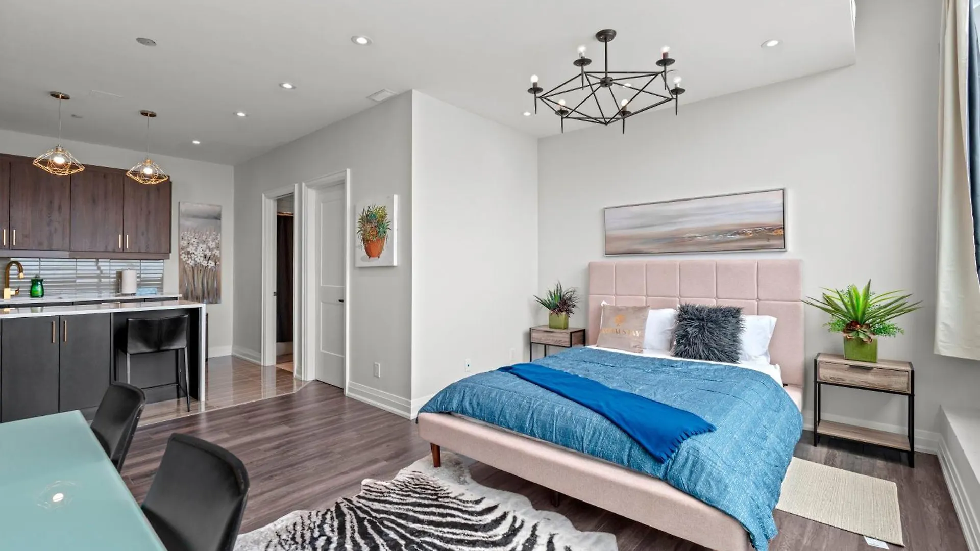 Bright Suites Finch West Steps To Metro By Hotel Duke Toronto