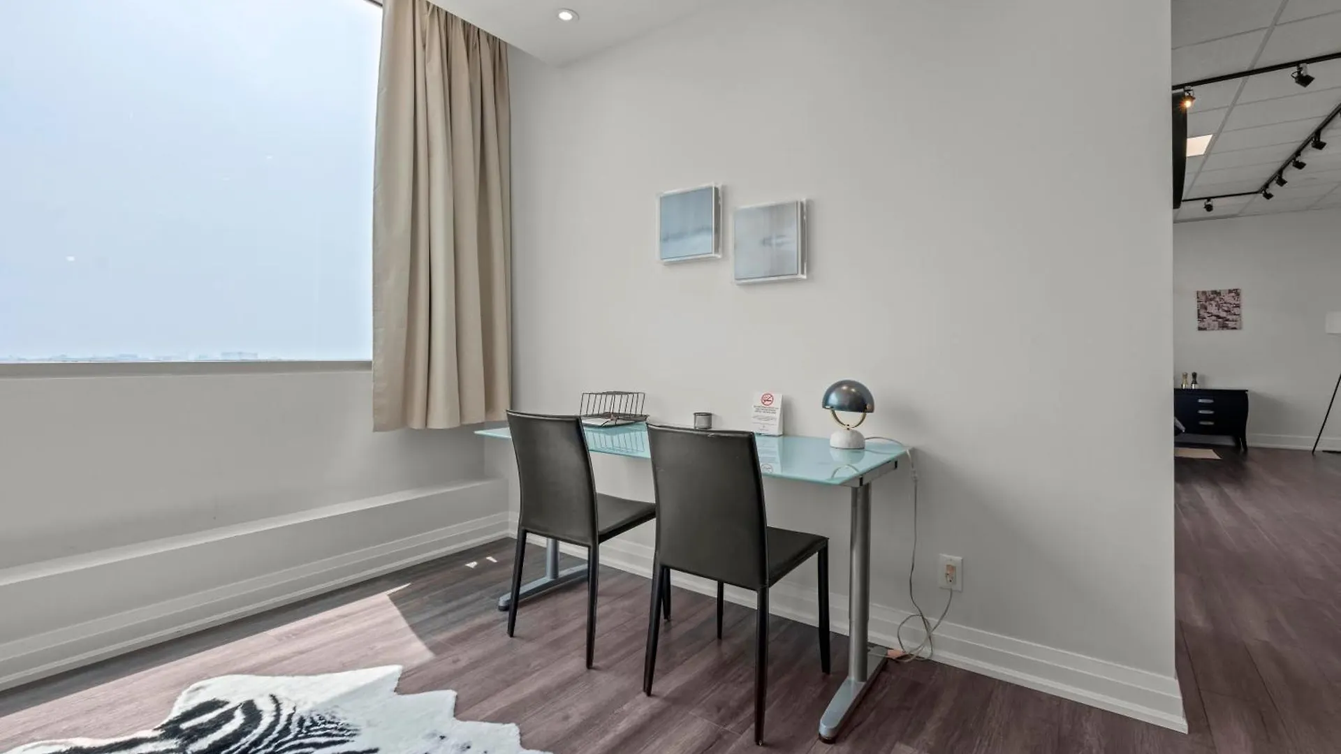 Bright Suites Finch West Steps To Metro By Hotel Duke Toronto Canada